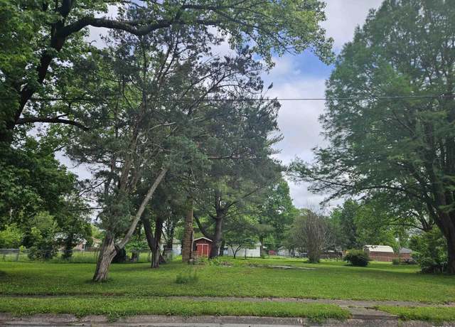 Property at 632 N Madison St, Benton, IL 62812