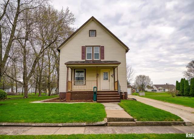 Property at 238 E Prospect St, Galesburg, IL 61401, 3 beds, 1.5 baths