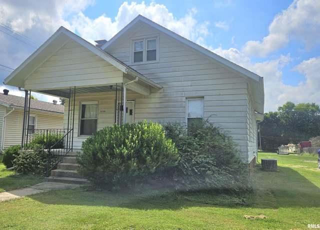 Property at 1256 S Main St, Canton, IL 61520, 2 beds, 1 bath