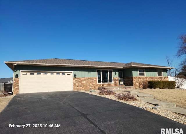 Property at 100 Faith Ct, East Peoria, IL 61611, 3 beds, 2.5 baths