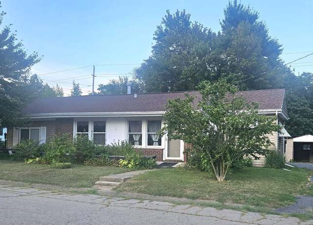 Property at 641 Royal Ct, Canton, IL 61520, 2 beds, 1 bath
