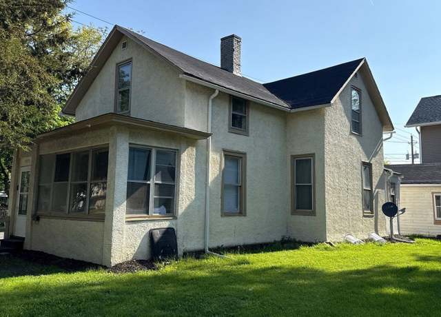 Property at 903 17th St, Rock Island, IL 61201, 3 beds, 2 baths