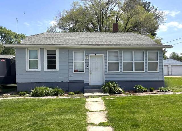 Property at 787 Phillips St, Galesburg, IL 61401, 3 beds, 1 bath