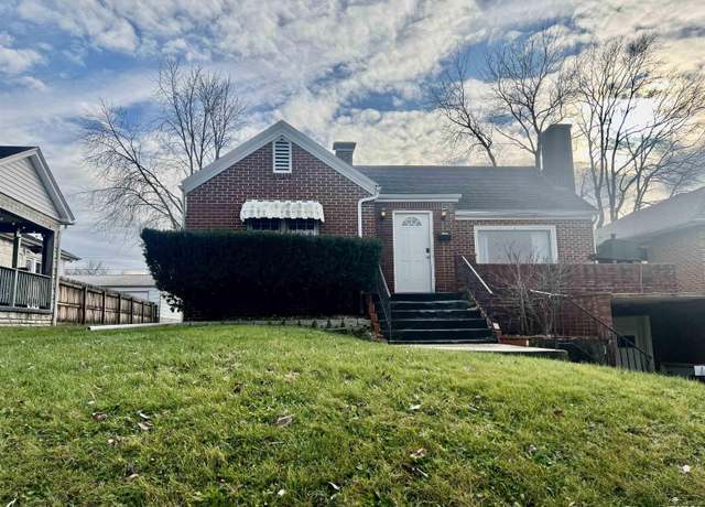 Property at 427 E Main St, Salem, IL 62881, 2 beds, 1 bath