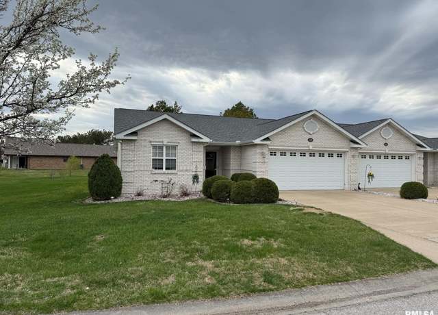 Property at 638 Lake Harbor Dr, Marion, IL 62959, 3 beds, 2 baths