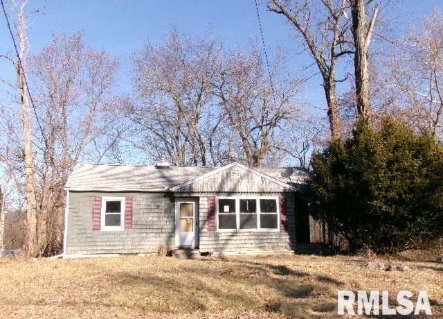 Property at 873 S Kim Moor Rd, Peoria, IL 61605, 2 beds, 1 bath