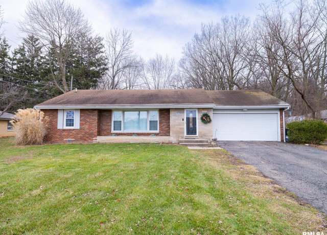 Property at 34 Rosewood Ln, Pekin, IL 61554, 3 beds, 2 baths