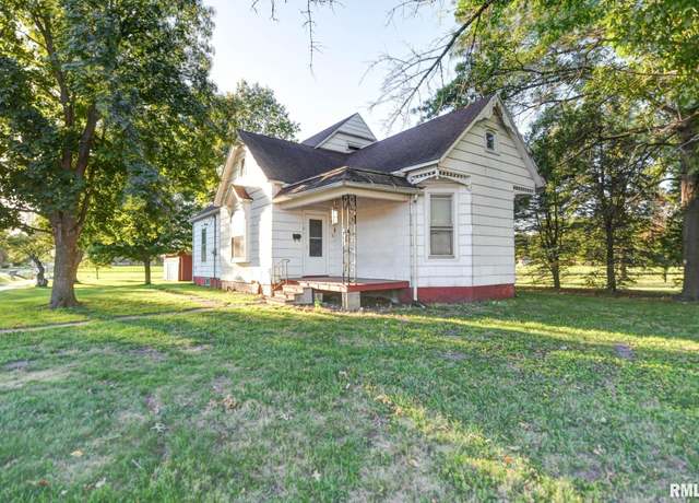 Property at 101 W Cherokee St, Morrisonville, IL 62546, 3 beds, 1 bath