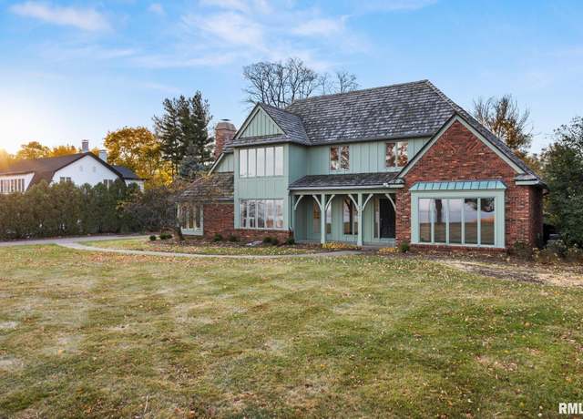 Property at 4755 N Grandview Dr, Peoria Heights, IL 61616, 5 beds, 4.5 baths