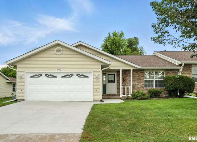 Property at 2722 Linwood Ct, Davenport, IA 52806, 3 beds, 3 baths