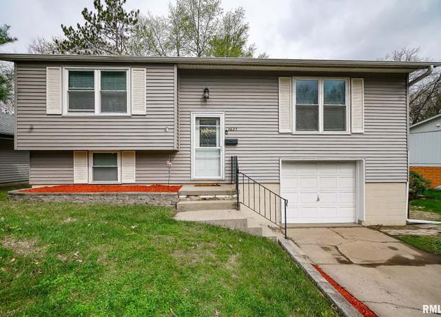 Property at 3625 W Compton Ct, Peoria, IL 61615, 3 beds, 1.5 baths