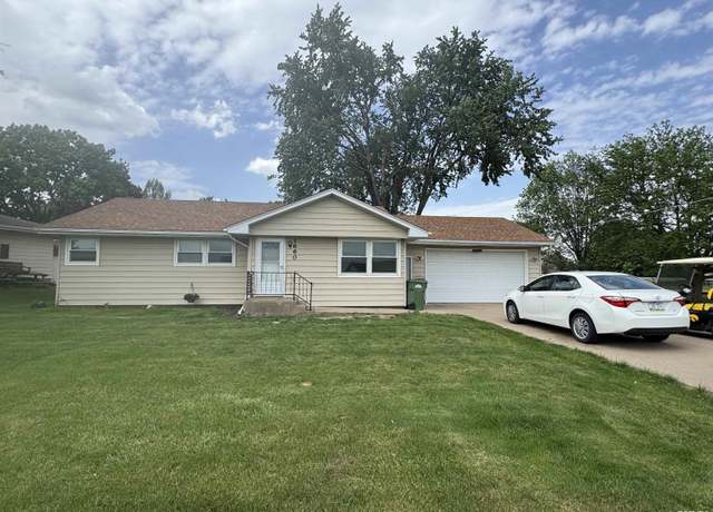 Property at 1660 27th Avenue South, Clinton, IA 52732, 3 beds, 1.5 baths