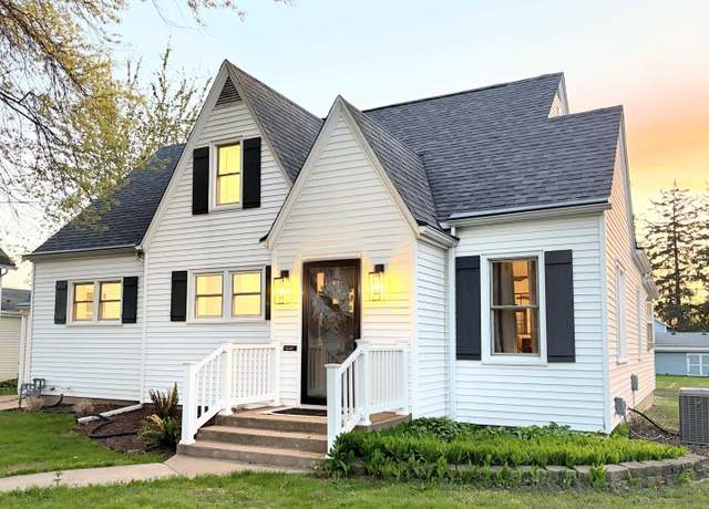Property at 323 N Vail St, Geneseo, IL 61254-1249, 4 beds, 3.5 baths