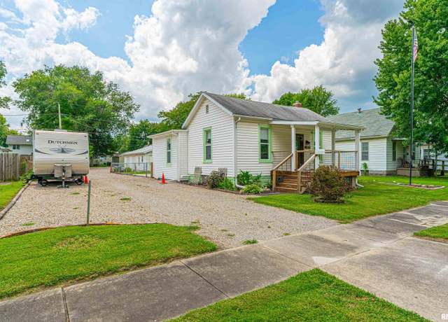Property at 1311 Broadway St, Lincoln, IL 62656, 2 beds, 1 bath