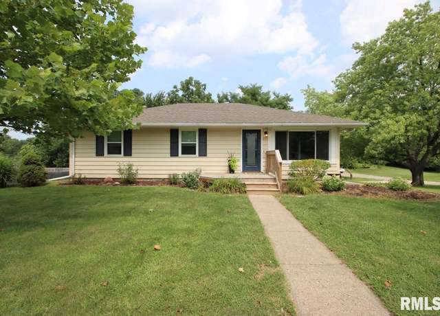 Property at 2107 W Winnebago Dr, Peoria, IL 61614, 3 beds, 2.5 baths