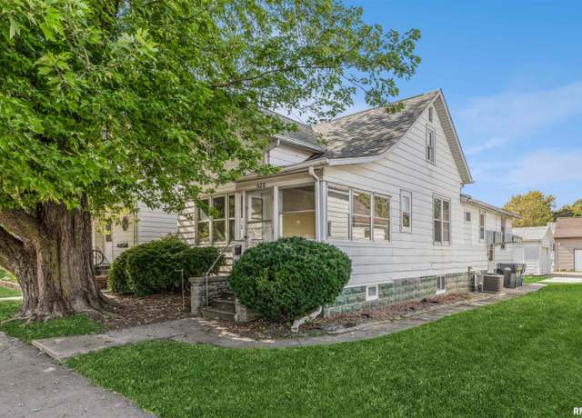 Property at 620 N 4th St, Clinton, IA 52732, 2 beds, 1 bath