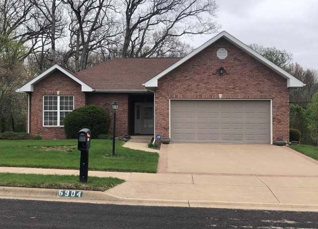 Property at 6904 N Brookstone Dr, Peoria, IL 61615, 3 beds, 2 baths