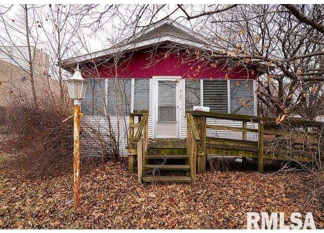 Property at 3107 9th St, Rock Island, IL 61201, 2 beds, 1 bath