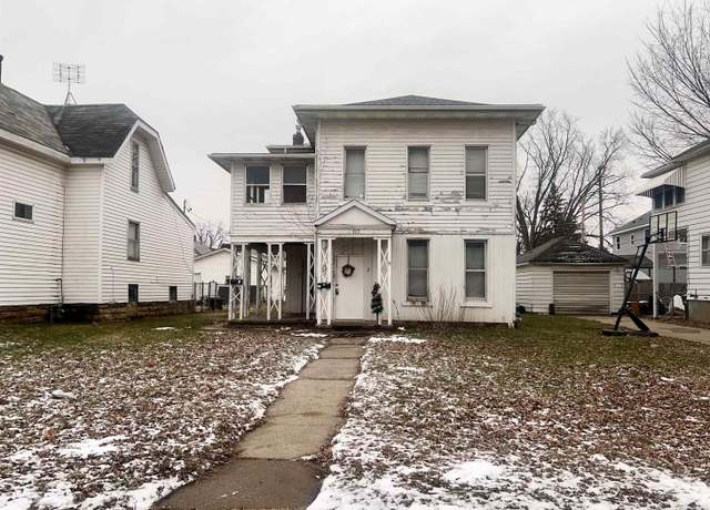 Property at 557 S 6th Ave, Clinton, IA 52732, 5 beds, 3 baths