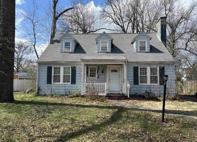 Property at 418 Cedar St, Centralia, IL 62801, 3 beds, 2 baths