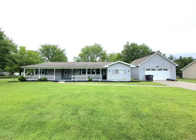 Property at 1401 Glopen Rd, Carbondale, IL 62901, 3 beds, 2 baths