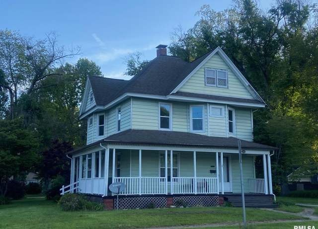 Property at 703 E Park St, Taylorville, IL 62568, 4 beds, 1.5 baths