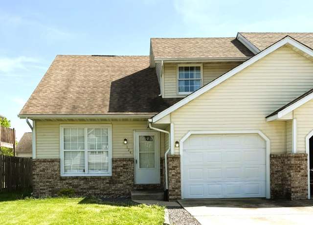 Property at 124 Genoa Dr, Springfield, IL 62703, 3 beds, 2 baths