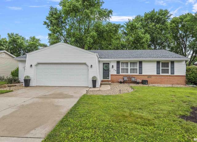 Property at 621 Deerfield Rd, Chatham, IL 62629, 3 beds, 2 baths