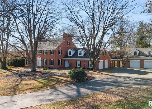 Property at 1 Oak Park Dr, Bettendorf, IA 52722, 5 beds, 5 baths