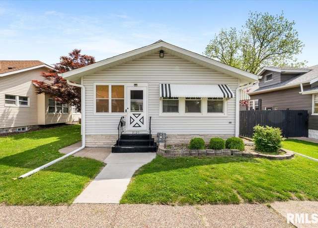 Property at 2320 6th St, Moline, IL 61265, 2 beds, 2 baths