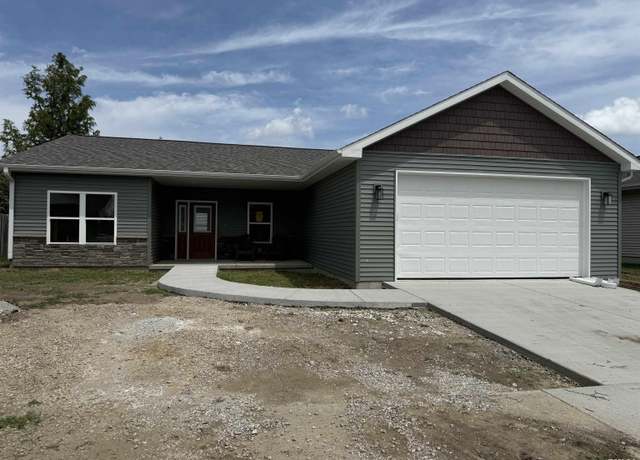 Property at 121 Argenta Dr, Springfield, IL 62703, 3 beds, 2 baths