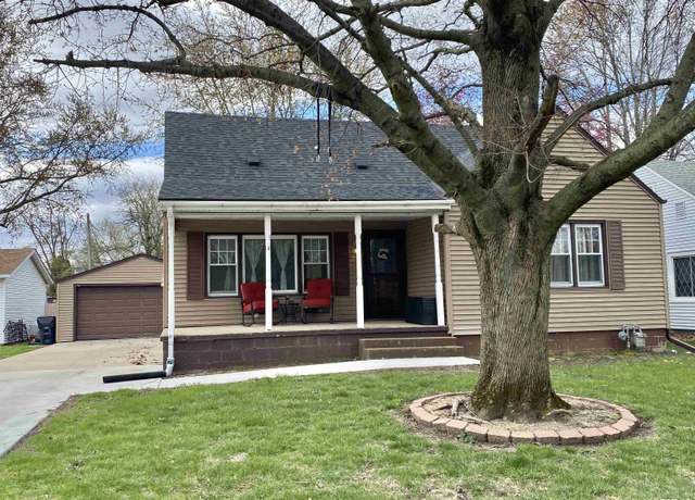 Property at 66 Van Dyke Dr, Canton, IL 61520, 3 beds, 2 baths