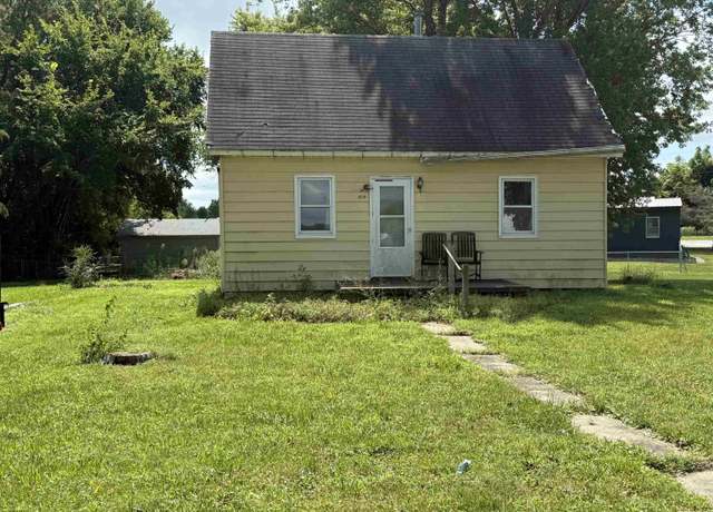 Property at 980 W Old Locust St, Canton, IL 61520, 2 beds, 1 bath