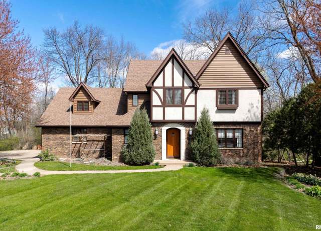 Property at 5544 Charter Oaks Dr, Bettendorf, IA 52722, 5 beds, 4 baths