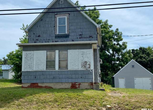 Property at 204 Harrison St, Bartonville, IL 61607, 2 beds, 1 bath