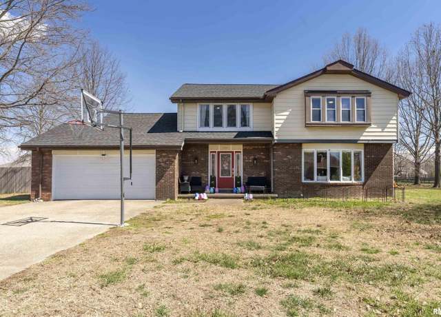 Property at 1405 Matthew Dr, Marion, IL 62959, 4 beds, 2.5 baths