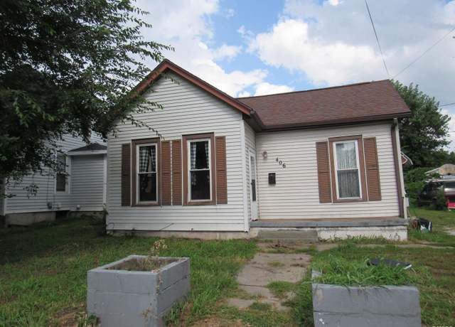 Property at 406 S East St, Jacksonville, IL 62650, 3 beds, 1 bath