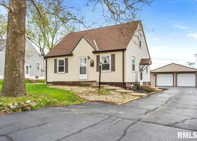 Property at 216 William St, East Peoria, IL 61611, 2 beds, 2 baths