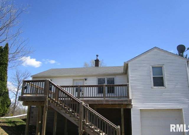 Property at 2 Blue Grass Ct, Davenport, IA 52802, 3 beds, 1 bath