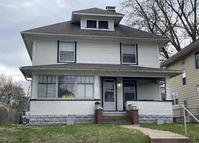 Property at 1201 W 17th St, Davenport, IA 52804, 3 beds, 1.5 baths