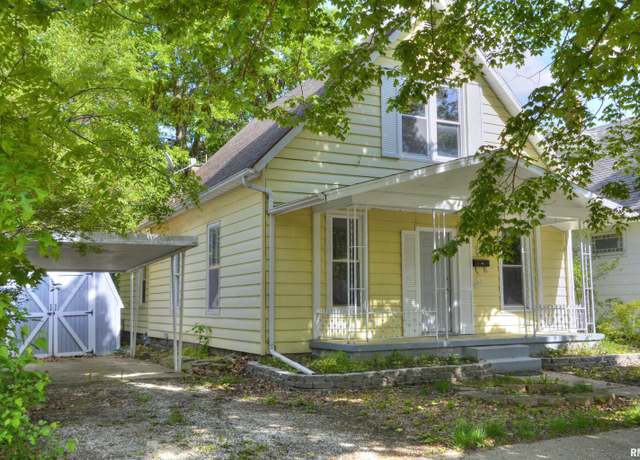 Property at 327 S Mcarthur St, Macomb, IL 61455, 3 beds, 2 baths