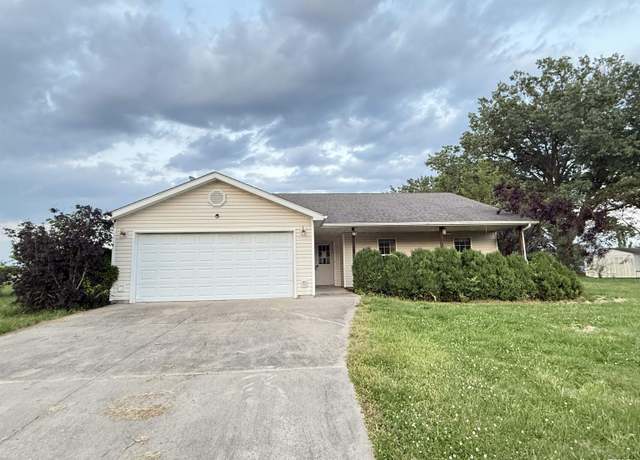 Property at 710 Creekside Ln, Desoto, IL 62924, 3 beds, 2 baths