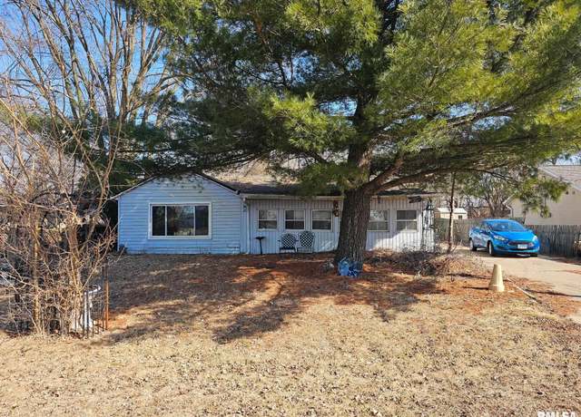 Property at 12594 Carter Rd, Pekin, IL 61554, 3 beds, 2 baths