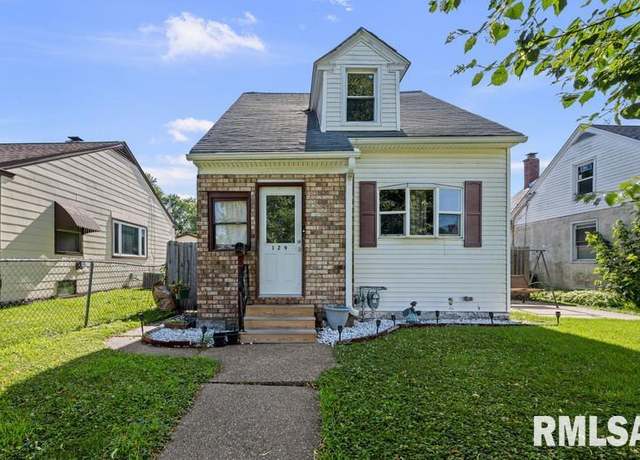 Property at 129 S Birchwood Ave, Davenport, IA 52802, 2 beds, 1 bath