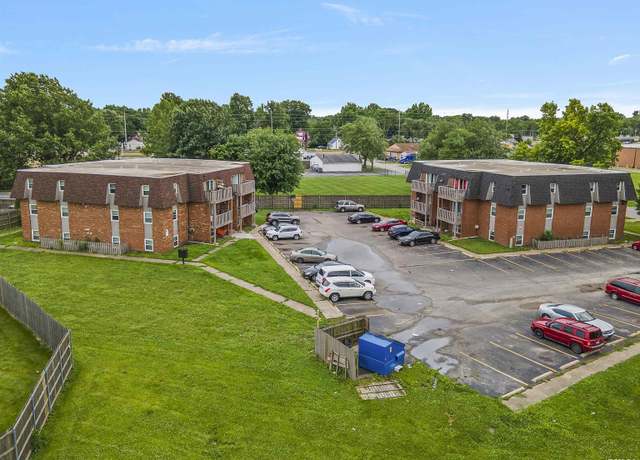 Property at 3100 Butler Dr, Springfield, IL 62703, 4 beds, 2 baths