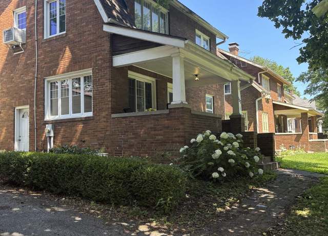 Property at 137 City Place St, Jacksonville, IL 62650, 3 beds, 1.5 baths