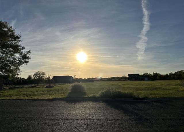 Property at 301 Savannah Ln, Washington, IL 61571