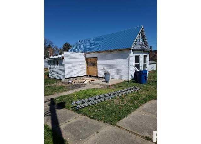 Property at 700 Boone St, Olney, IL 62450, 1 bed, 1 bath