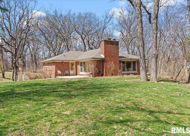 Property at 61 W Hazel Dell Ln, Springfield, IL 62703, 3 beds, 2 baths