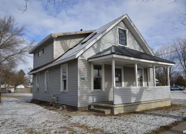 Property at 1424 E Wheeler St, Macomb, IL 61455, 1 bed, 1 bath